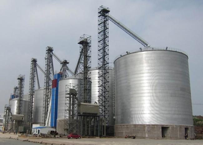 伊宁县大型钢板库构造参数及水泥储存质量